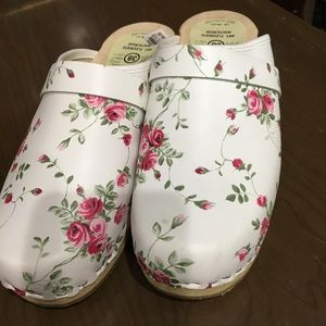 Simson white with roses clogs size 38